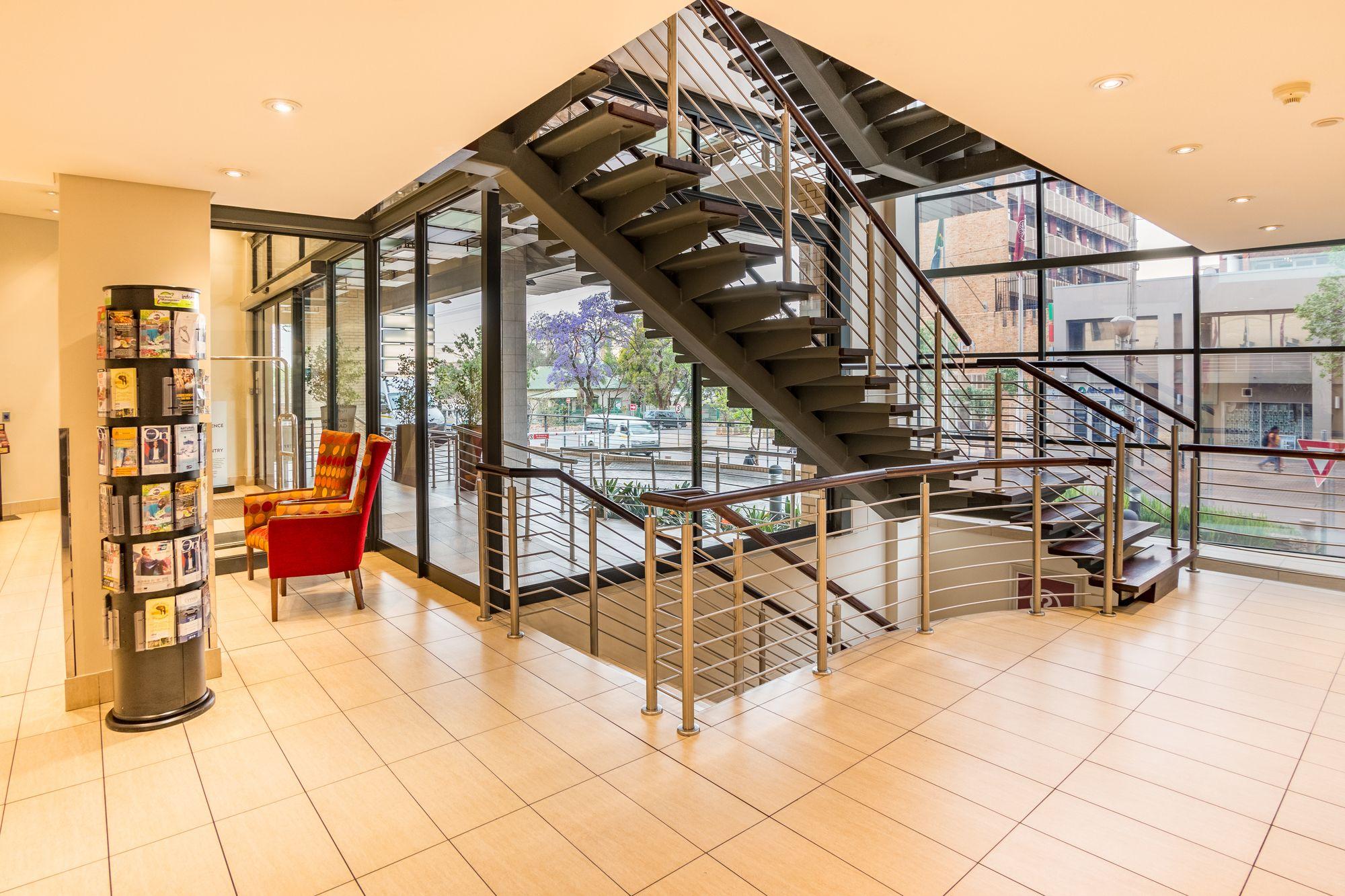 City Lodge Hotel Hatfield, Претория Экстерьер фото